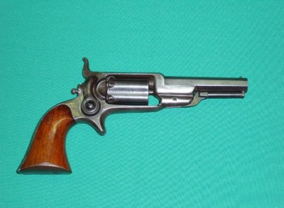 Revolver COLT